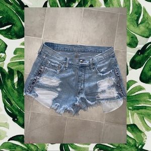 American Eagle Hi rise Festival Shorts